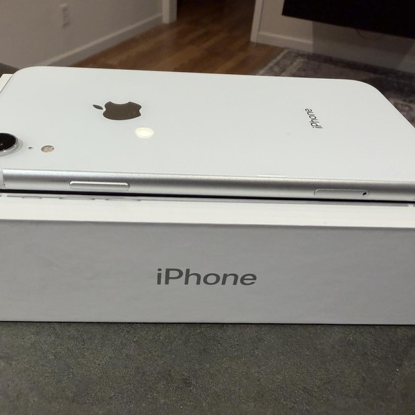 Apple iPhone Xr - Unlocked, 128 GB, White, A1984