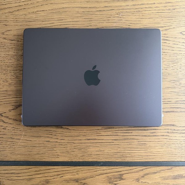 MacBook Pro 2026 - 14 inch (M5) - 2 TB, Space Black, 128 GB, Apple M5 Max 18-core (40-core GPU), Nano-texture Display