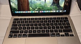 Good
													MacBook Air 2022 - 13" - Apple M2, Starlight, 256 GB, 8 GB, photo 2 of 8