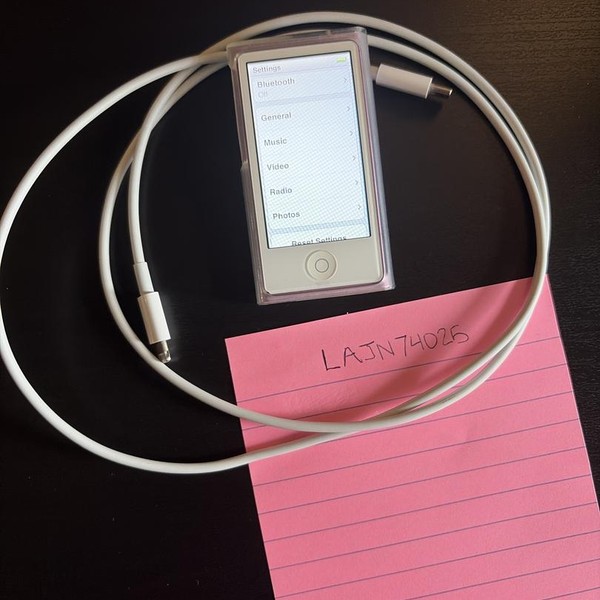 Apple iPod Nano 7th Gen 2012 - 16 GB, Purple