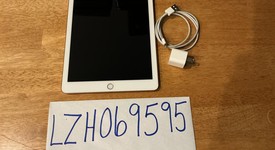 Good
													Apple iPad 6th Gen - Wi-Fi, Gold, 128 GB, A1893, photo 1 of 9