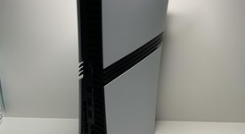 Mint
													PlayStation 5 Pro (2024) - White, 2 TB, photo 4 of 4