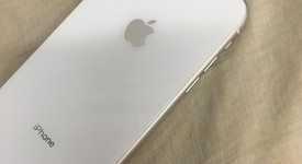 Good
													Apple iPhone Xr - AT&T, White, 64 GB, A1984, photo 2 of 7