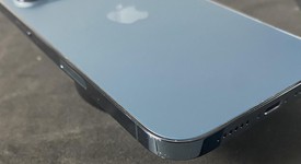 Good
													Apple iPhone 12 Pro Max - Unlocked, Pacific Blue, 256 GB, A2342, photo 4 of 8