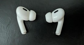 Used
													Apple AirPods Pro 2 - Lightning, photo 2 of 2