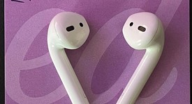 Used
													Apple AirPods 2nd Gen - Lightning Case, photo 5 of 5