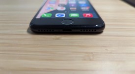 Good
													Apple iPhone SE 3rd Gen 2022 - Unlocked, Midnight, 64 GB, A2595, photo 3 of 13