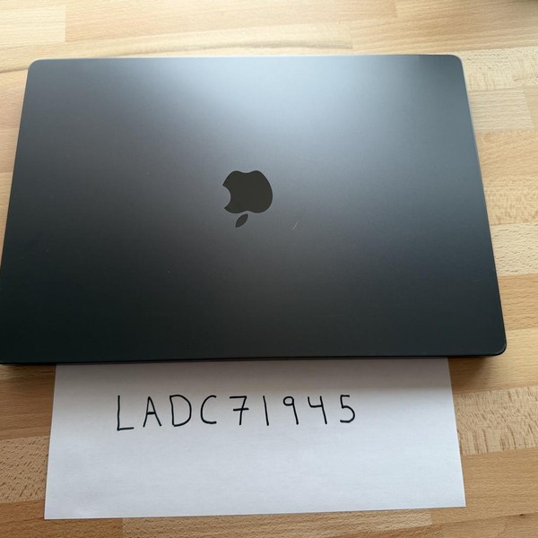 MacBook Pro Late 2023 (M3) - 16 inch - 1 TB, Black, 36 GB, Apple M3 Max 14-core, 30-core GPU
