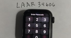 Good
													Apple Watch SE 1st Gen 40mm - Gray, A2351 - GPS, Aluminum, photo 1 of 8