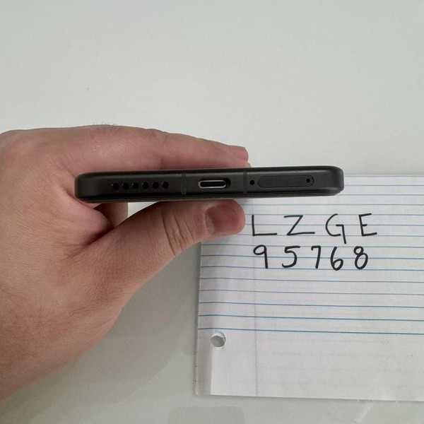 Vivo X200 Pro - Unlocked Non-US, 512 GB, Black, 16 GB