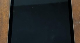 Good
													Apple iPad Air 5th Gen - Unlocked, Gray, 64 GB, A2589, photo 2 of 6