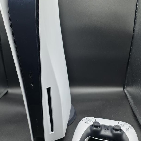 PlayStation 5 Standard Edition (2020) - 825 GB, White, Standard Edition