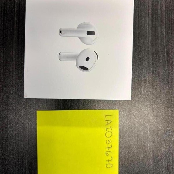 Apple AirPods (4th Gen) - Standard