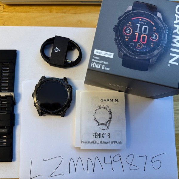 Garmin Fenix 8 - Carbon, AMOLED