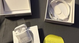 Used
													Apple AirPods 2nd Gen - Wireless Case, photo 1 of 1