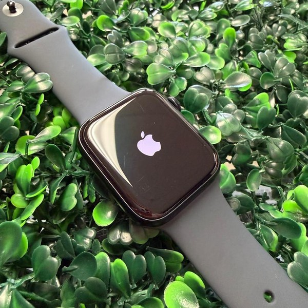 Apple Watch SE (3rd Gen) 44mm - Unlocked, Midnight, A3328 - Cellular