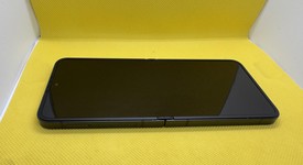 Good
													Samsung Galaxy Z Flip6 - Unlocked, Black, 256 GB, 12 GB, SM-F741U1, photo 3 of 3