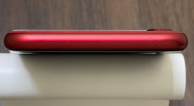 Fair
													Apple iPhone SE 2nd Gen 2020 - Unlocked, Red, 64 GB, A2275, photo 4 of 7