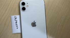 Fair
													Apple iPhone 11 - Unlocked, White, 64 GB, A2111, photo 3 of 6