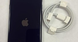 Mint
													Apple iPhone SE 3rd Gen 2022 - Unlocked, Midnight, 64 GB, A2595, photo 2 of 9