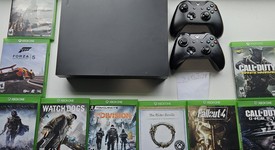 Mint
													Xbox One X (2017) - Black, Standard, photo 3 of 6