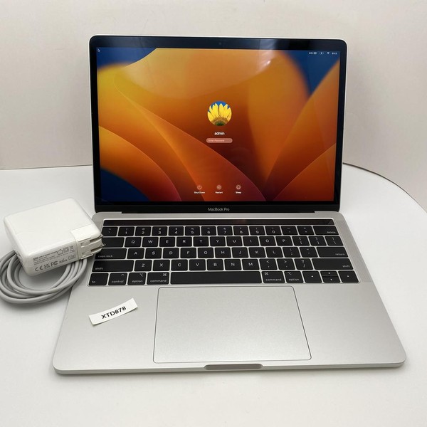 MacBook Pro 2019 - 13 inch - 256 GB, Silver, 8 GB, Intel Core i5