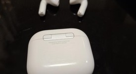 Used
													Apple AirPods 4th Gen - Active Noise Cancellation, photo 3 of 5