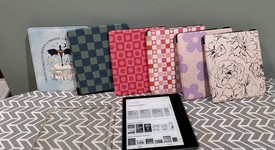 Mint
													Amazon Kindle Oasis 10th Gen - Gray, 8 GB, WiFi Only, photo 1 of 8