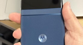 Mint
													Motorola Razr (2025) - Unlocked, Blue, 256 GB, 8 GB, photo 5 of 6