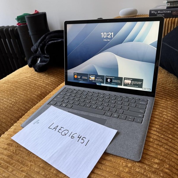 Microsoft Surface Laptop 4 - 256 GB, Platinum, 8 GB, AMD Ryzen 5, 13.5 inch