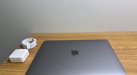 Good
													MacBook Air 2019 - 13" - I5, Gray, 128 GB, 8 GB, photo 3 of 8