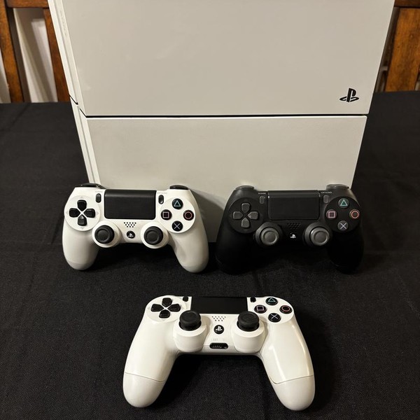 PlayStation 4 - 1 TB, White, Standard