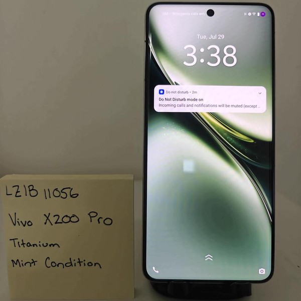 Vivo X200 Pro - Unlocked Non-US, 512 GB, Titanium, 16 GB
