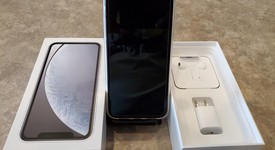 Mint
													Apple iPhone Xr - Verizon, White, 64 GB, A1984, photo 3 of 9