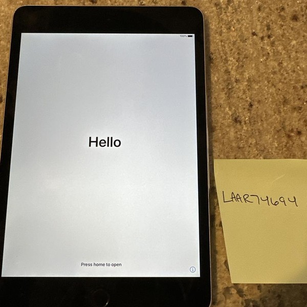 Apple iPad Mini 4 - Wi-Fi, 32 GB, Gray