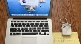 Good
													MacBook Air 2017 - 13" - I5, Silver, 128 GB, 4 GB, photo 1 of 11