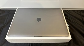 Good
													MacBook Pro 2018 (With Touch Bar) - 15" - I7, Gray, 512 GB, 16 GB, photo 3 of 11
