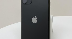 Mint
													Apple iPhone 11 - Unlocked, Black, 64 GB, A2111, photo 3 of 6