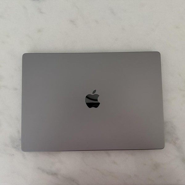 MacBook Pro 2021 - 16 inch - 1 TB, Gray, 16 GB, Apple M1 Pro 10-core