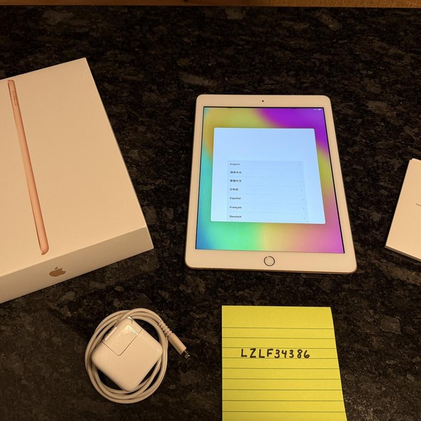 Apple iPad 6th Gen - Wi-Fi, 32 GB, Gold, A1893