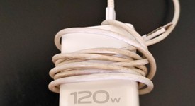 Good
													vivo X Fold3 Pro - Unlocked Non-US, White, 256 GB, 12 GB, photo 3 of 15