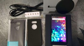 Mint
													Razer Phone 2 - Unlocked, Black, photo 1 of 8