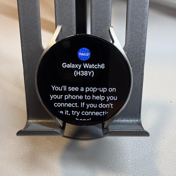 Samsung Galaxy Watch6 - Unlocked, Silver, 40mm