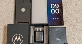 Mint
													Motorola Edge Plus (2023) - Unlocked, Black, 512 GB, 8 GB, photo 1 of 7