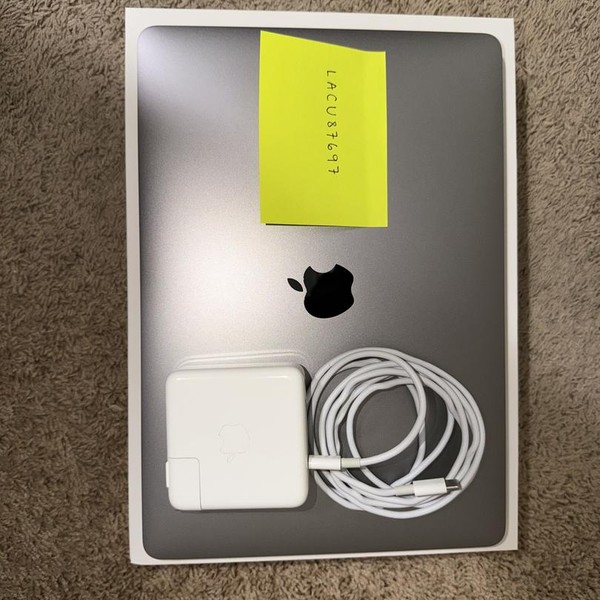MacBook Pro 2018 (With Touch Bar) - 13 inch - 512 GB, Gray, 8 GB, Intel Core i5