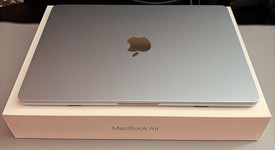 Mint
													MacBook Air 2025 (M4) - 13" - Apple M4, Sky Blue, 512 GB, 16 GB, photo 2 of 8