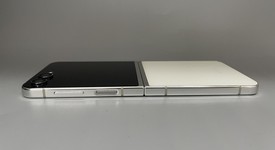 Fair
													Samsung Galaxy Z Flip5 - T-Mobile, Cream, 512 GB, 8 GB, SM-F731U, photo 4 of 8