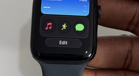 Good
													Apple Watch SE 2nd Gen 44mm - Unlocked, Midnight, A2727 - Cellular, Aluminum, photo 3 of 14