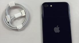 Mint
													Apple iPhone SE 3rd Gen 2022 - Unlocked, Midnight, 64 GB, A2595, photo 3 of 7