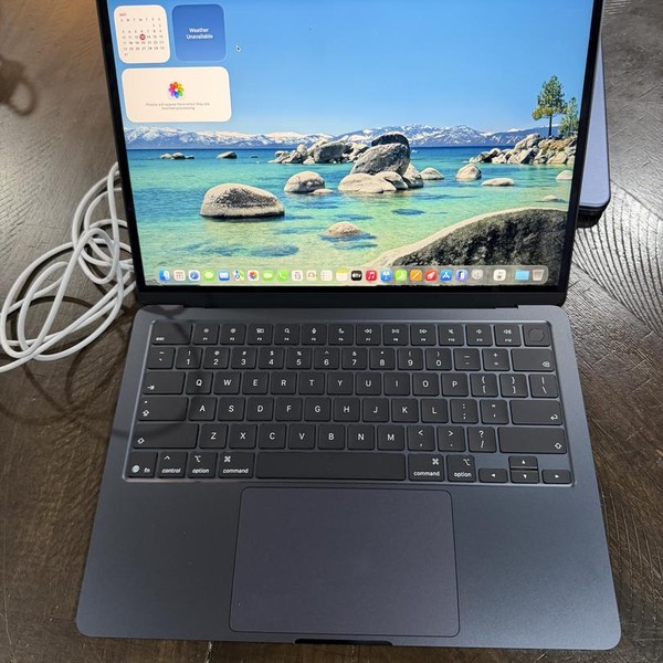 MacBook Air 2026 (M5) - 13 inch - 1 TB, Midnight, 16 GB, Apple M5 10-Core (10-core GPU)